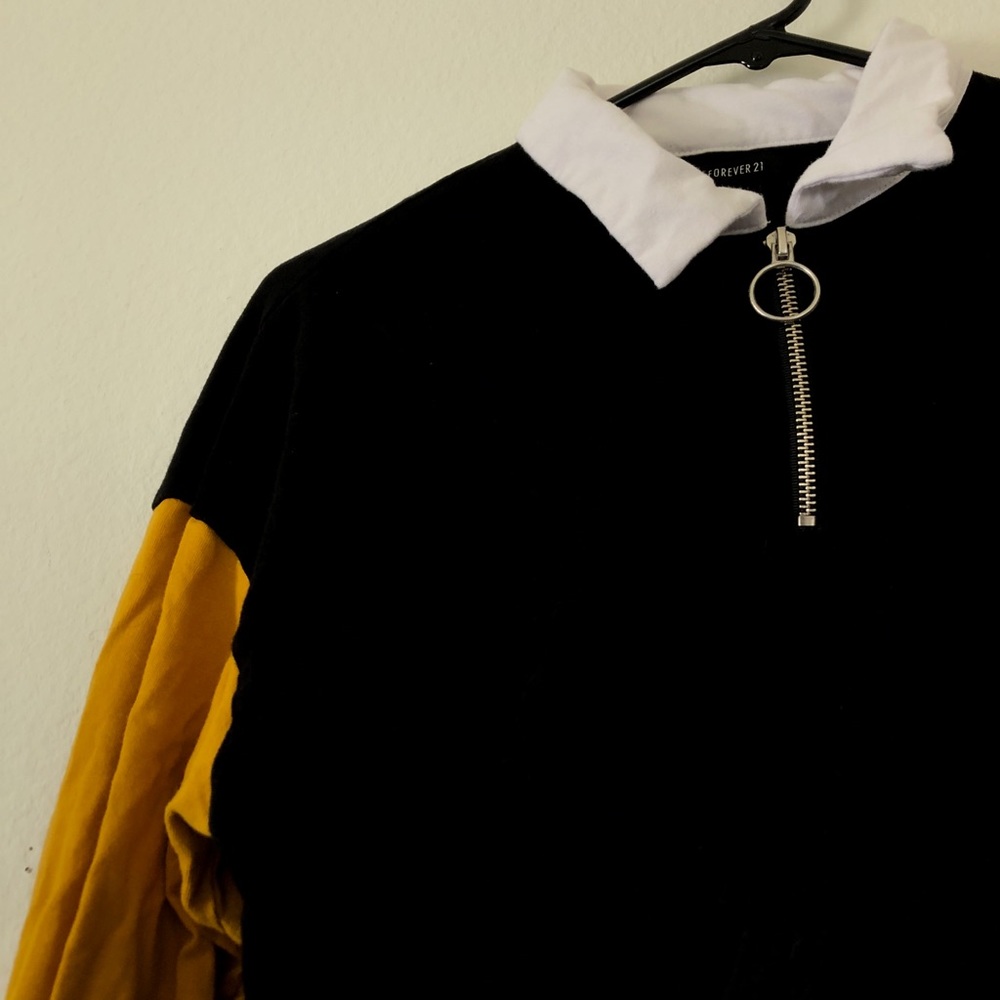 two toned long sleeve crop top with collar